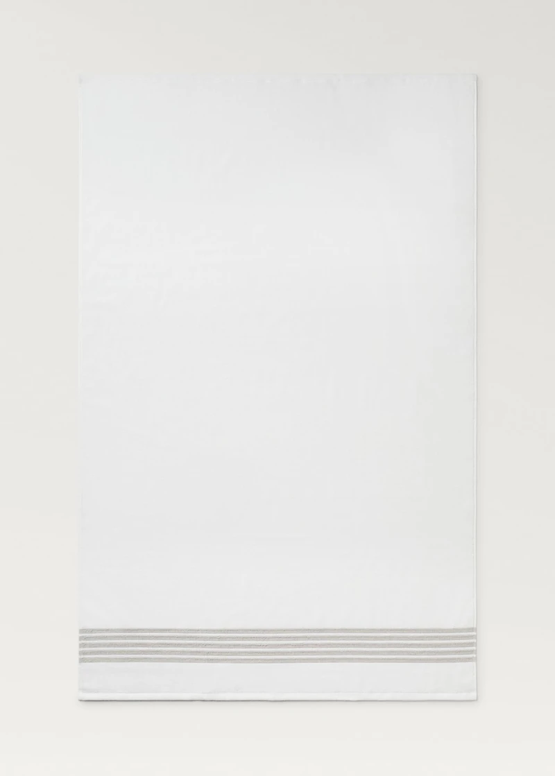 Linen bath towel with contrasting trim