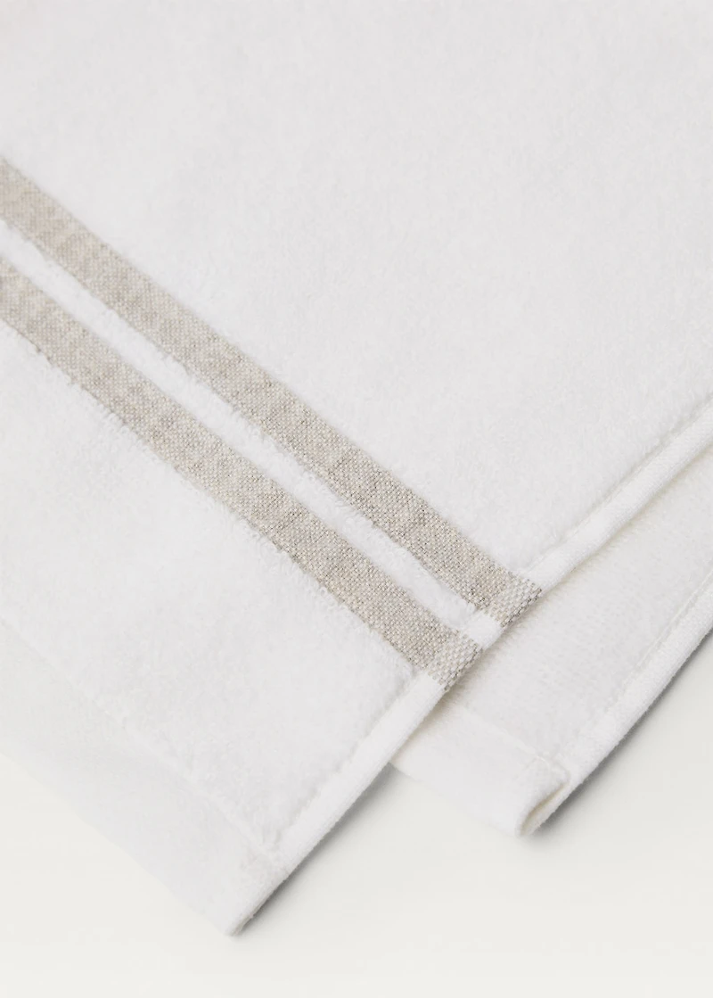 Linen hand towel with contrasting trim