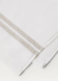 Linen hand towel with contrasting trim