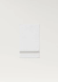 Linen hand towel with contrasting trim