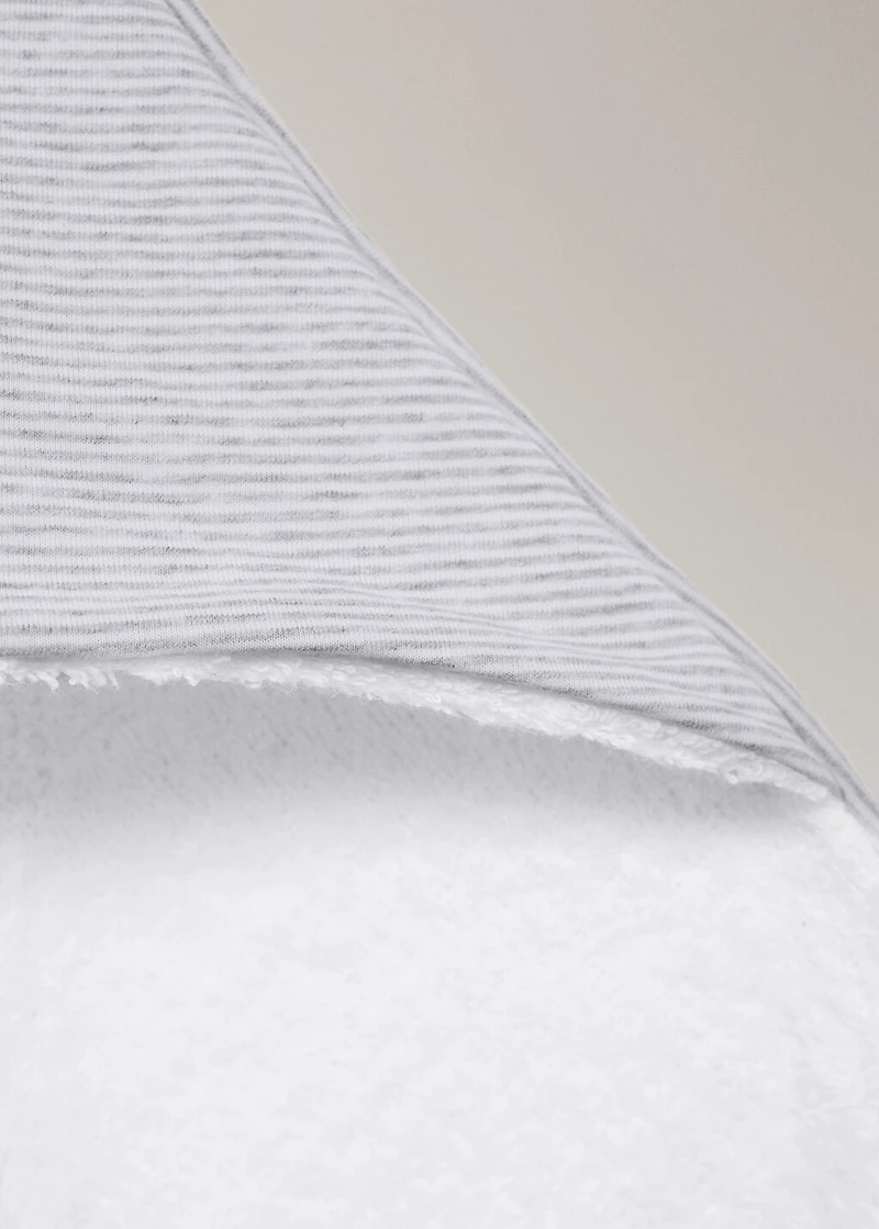 Two-tone striped children’s bath cape