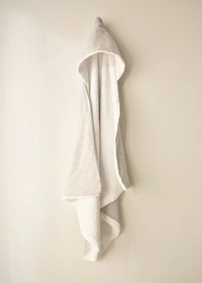 Two-tone striped children’s bath cape