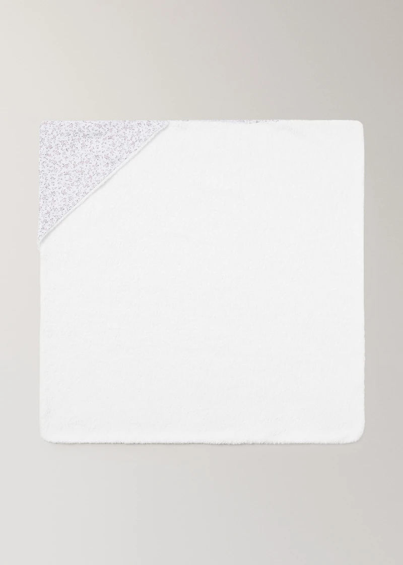 Children’s bath cape with mini-flower print