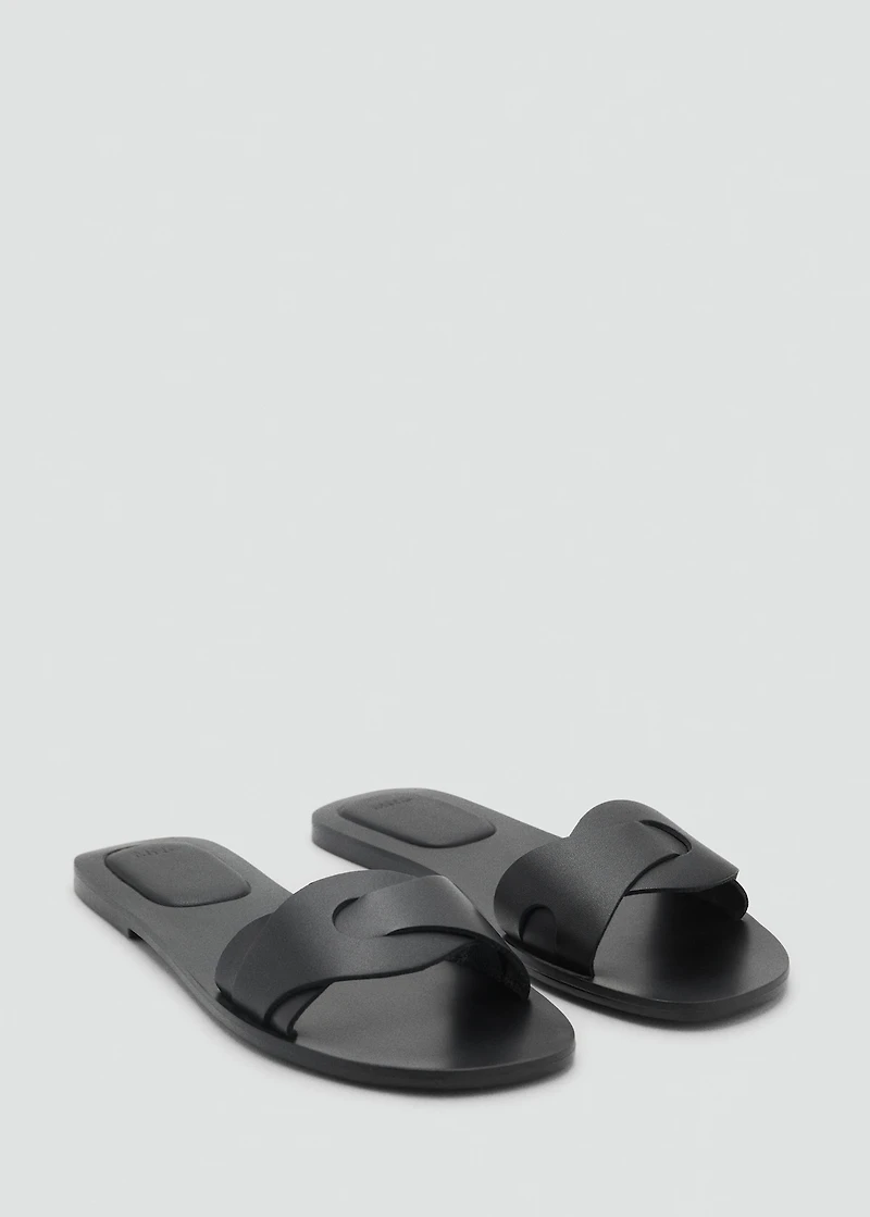 Leather straps sandals