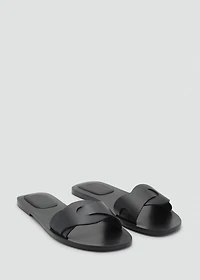 Leather straps sandals