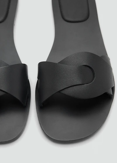 Leather straps sandals