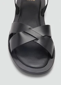 Leather sandals with buckle strap