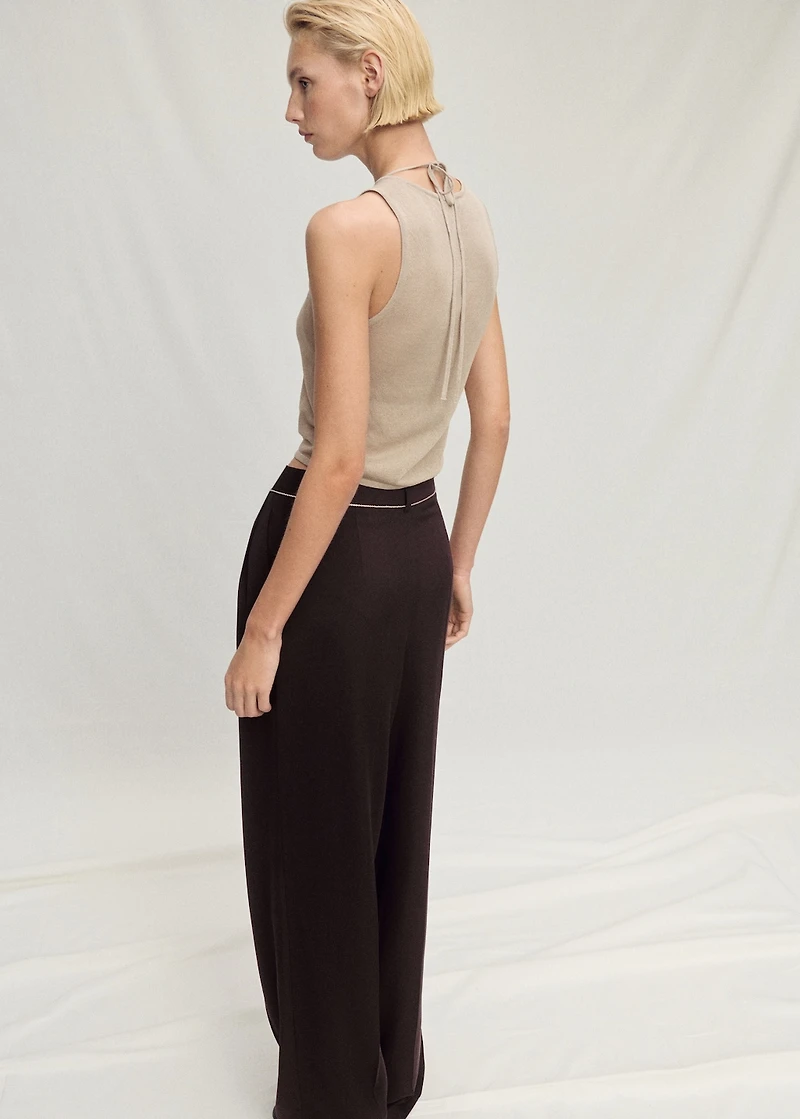 Contrasting knit top