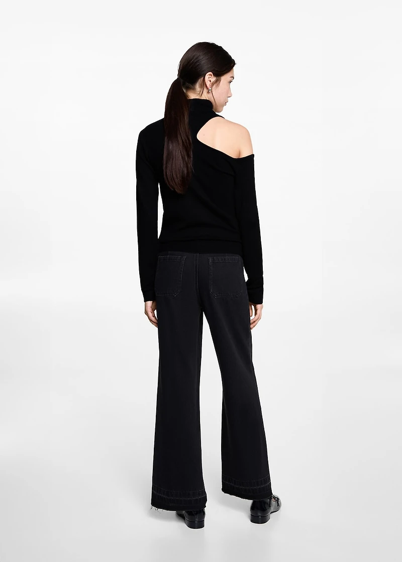 Asymmetrical sweater with shoulder opening