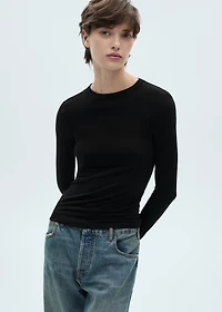Long-sleeved fitted t-shirt