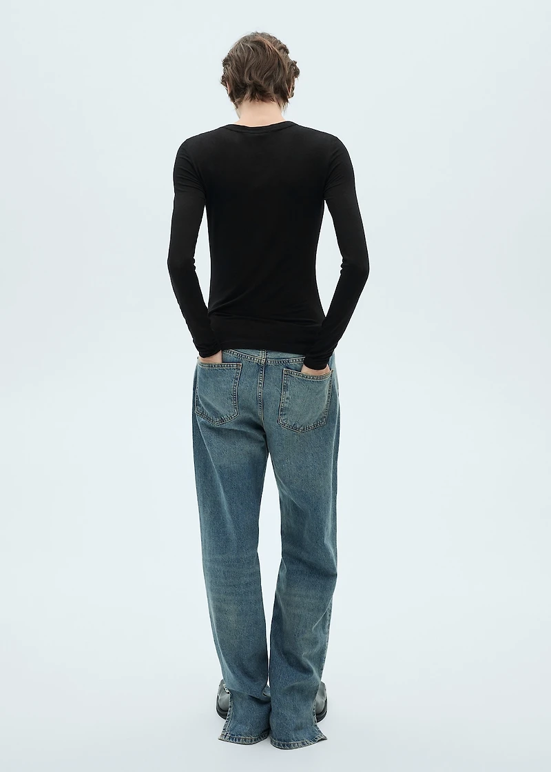 Long-sleeved fitted t-shirt