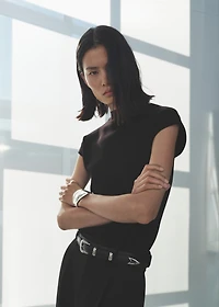 Short-sleeved fine-knit sweater