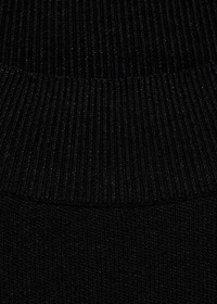 Short-sleeved fine-knit sweater