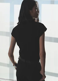 Short-sleeved fine-knit sweater