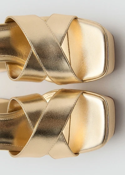 Metallic straps sandals