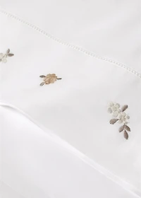 Percale cotton pillowcase with embroidered flower 45x110 cm