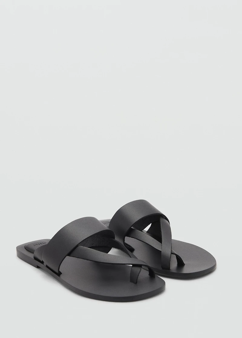 Leather straps sandals