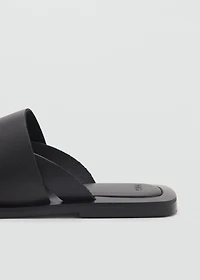 Leather straps sandals