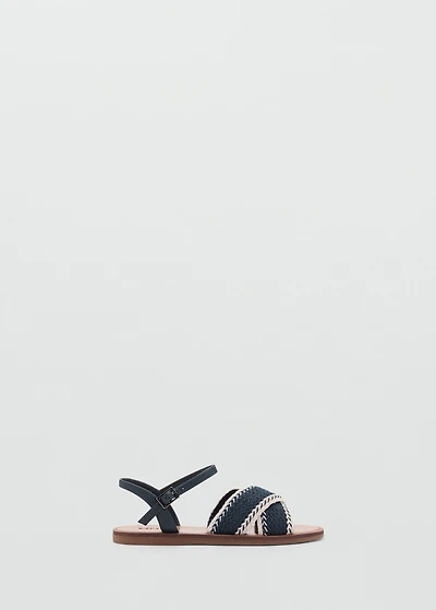 Criss-cross straps sandals