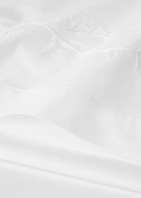 Cotton top sheet with hand-embroidered flower for 135/140 cm bed