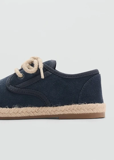 Lace-up leather shoes