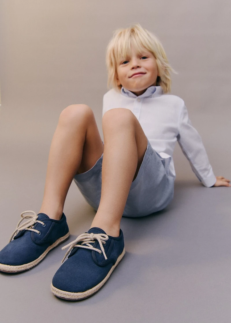 Lace-up leather shoes