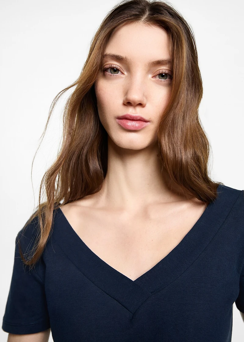 Halter-neck knitted top with fringe detail