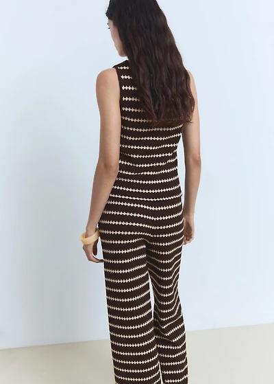 Knitted top with geometric print