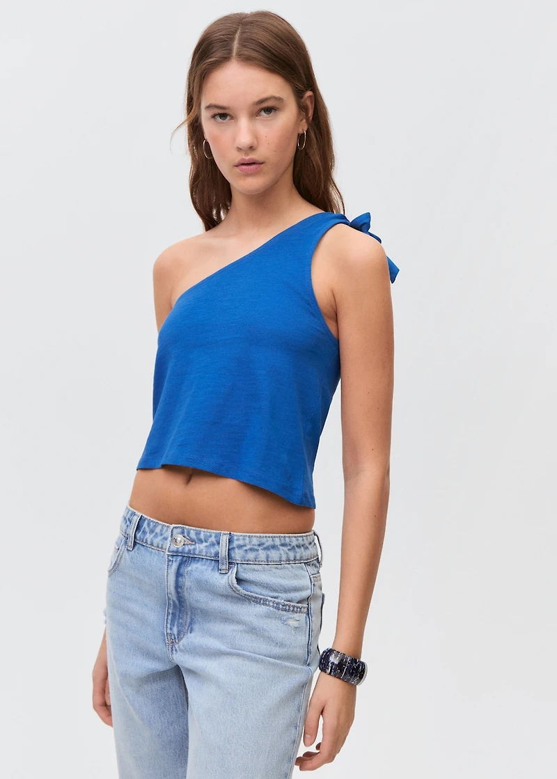 Asymmetrical top with bow