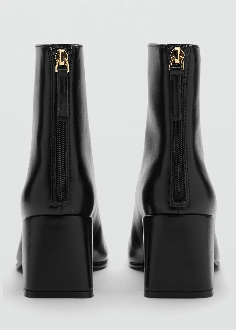 Block ankle boots with square toe