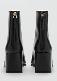 Block ankle boots with square toe