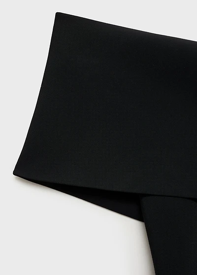 Off-the-shoulder dress with slit detail