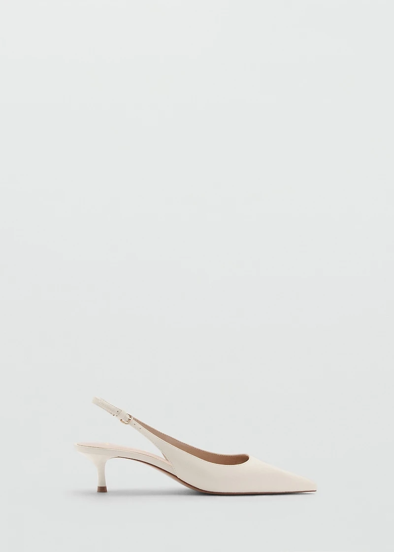 Pointed kitten-heel shoes
