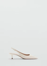 Pointed kitten-heel shoes