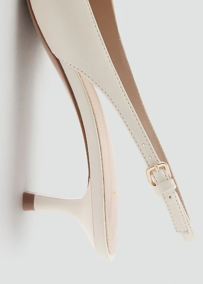 Pointed kitten-heel shoes