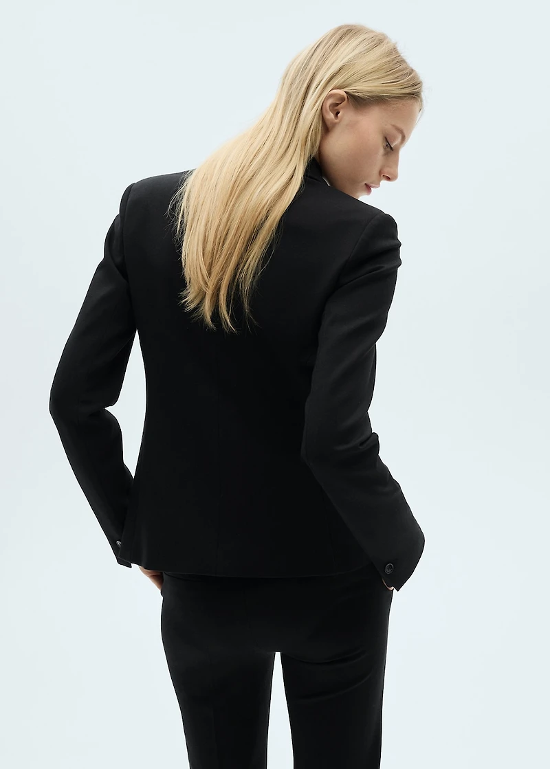 Suit blazer with flap pockets