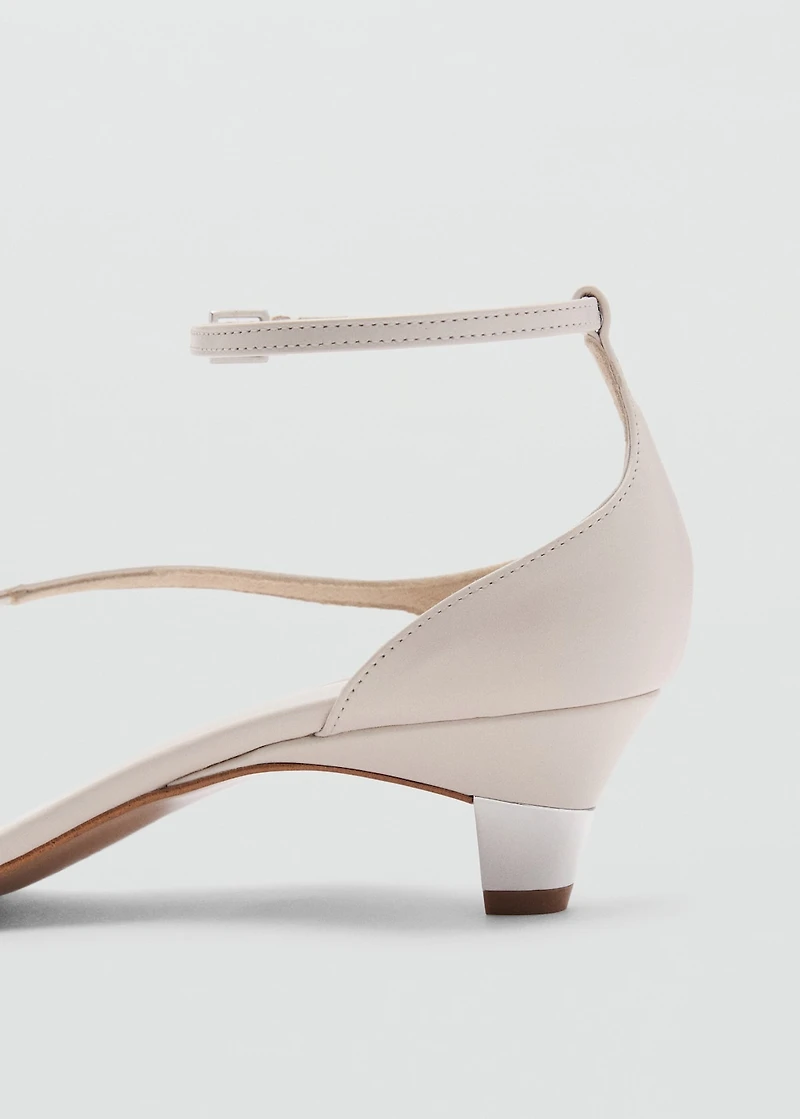 Leather sandals with a wide strap