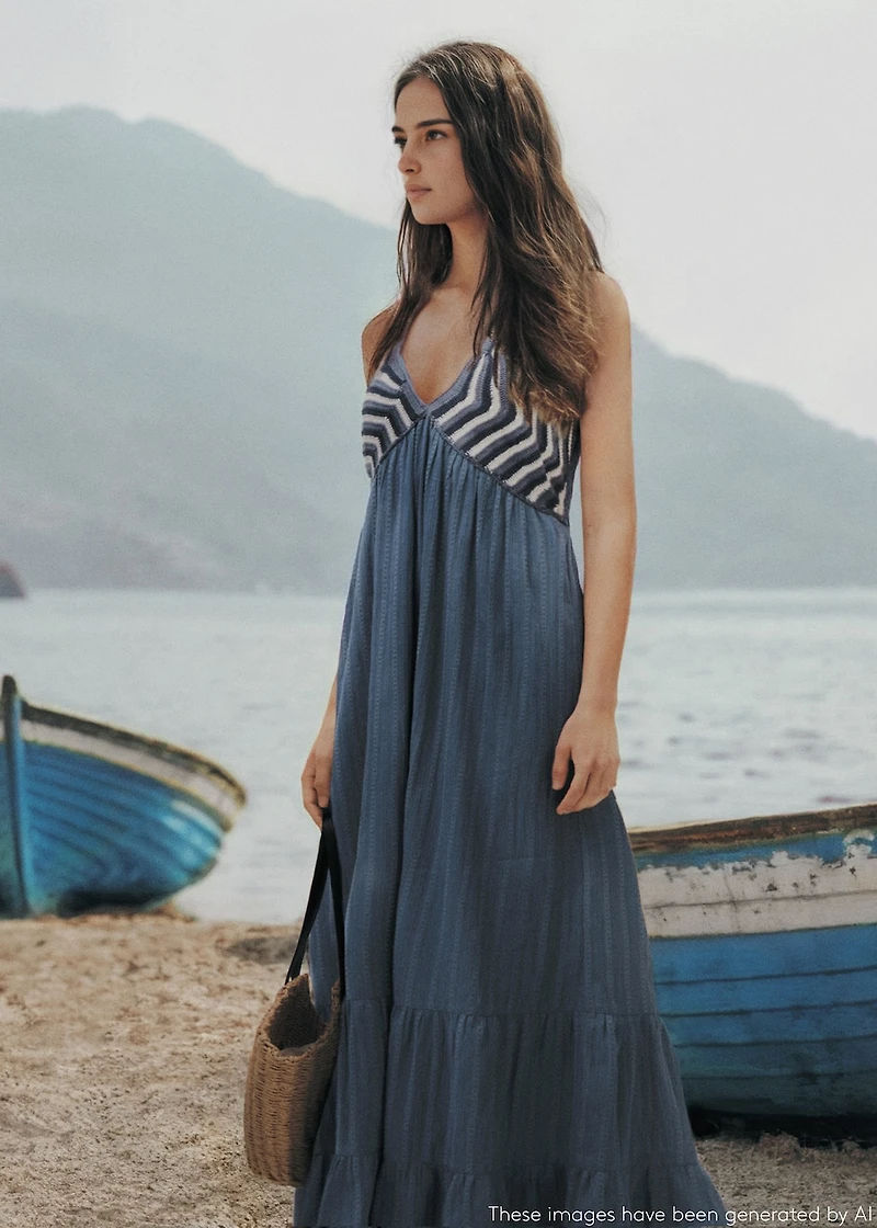 Maxi-dress with crochet panel