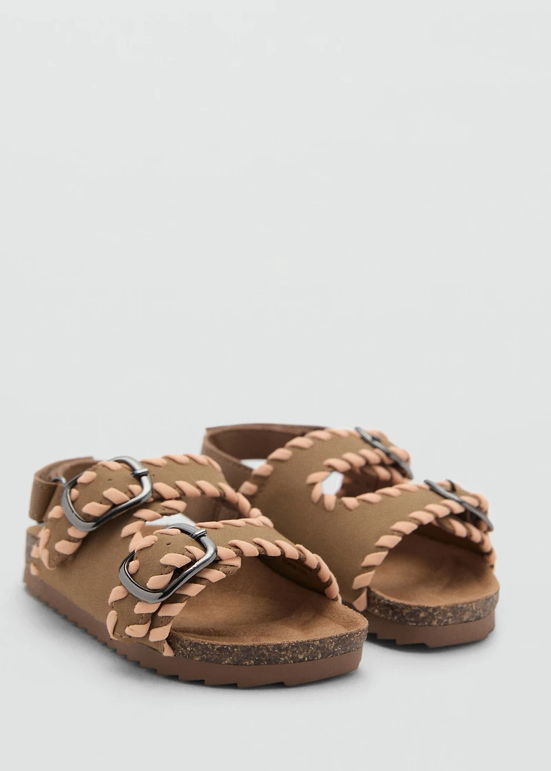Strap sandals with buckle