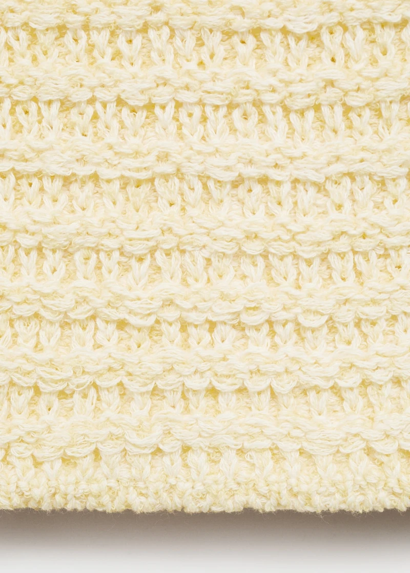 Knitted cardigan with jewel button