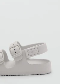 Flip-flops with buckle straps