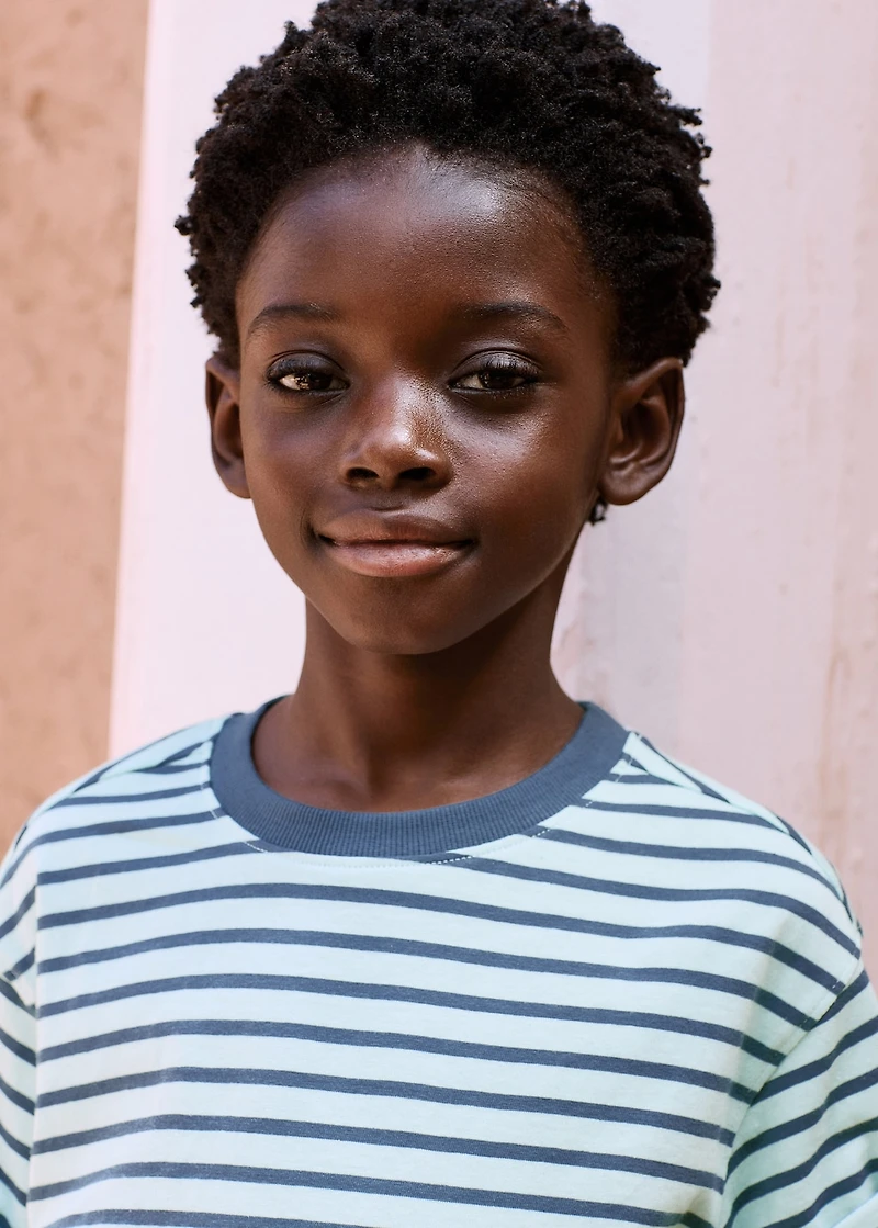 Striped t-shirt with contrasting collar
