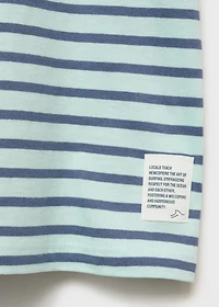 Striped t-shirt with contrasting collar