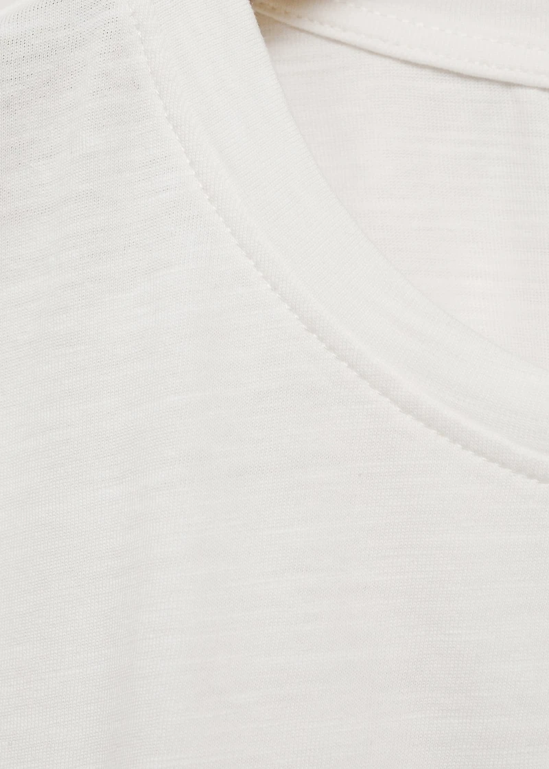 Raglan sleeve T-shirt