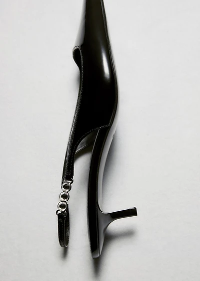 Kitten shoe with rhinestone detail