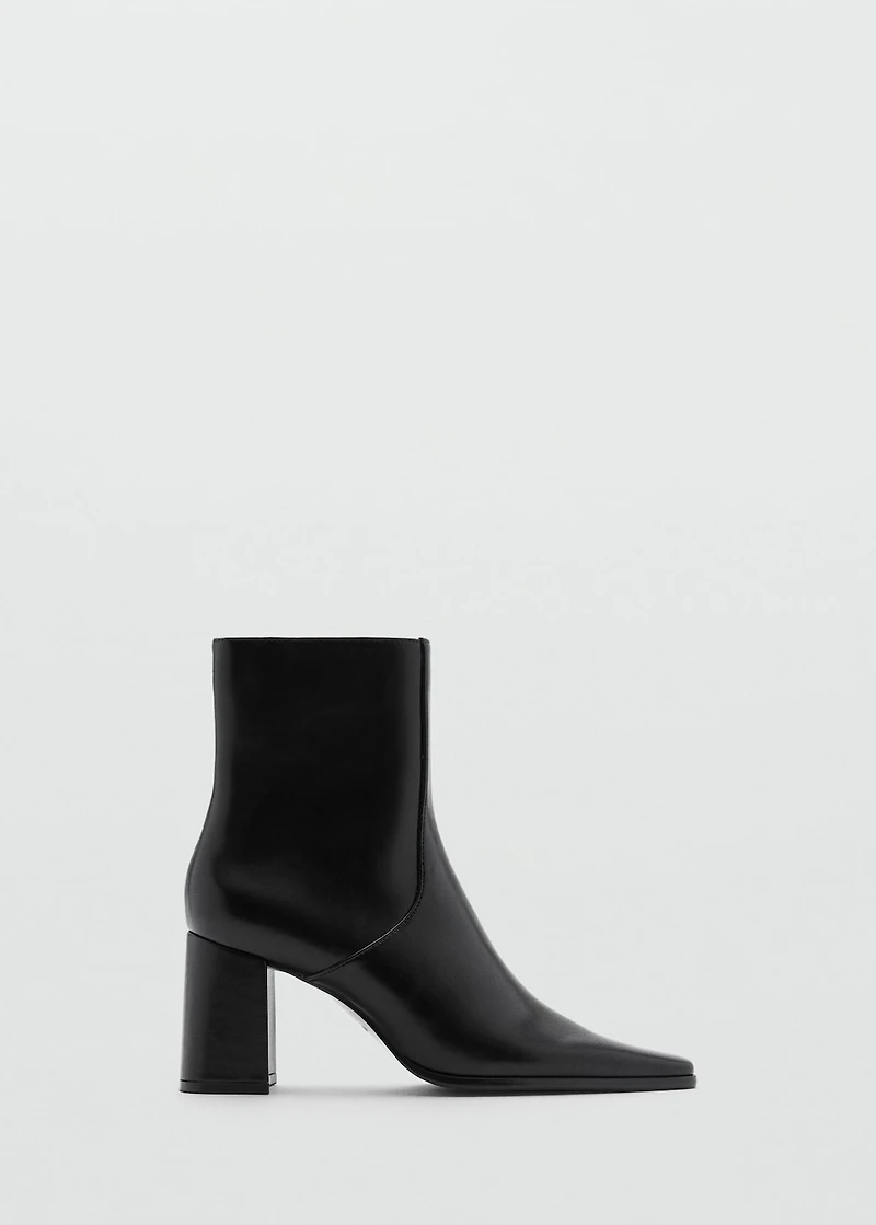 Ankle boots with block heel
