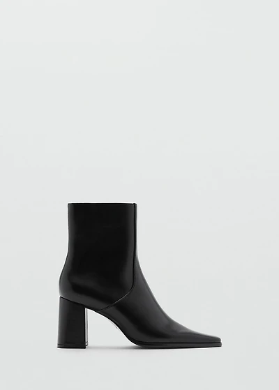 Ankle boots with block heel