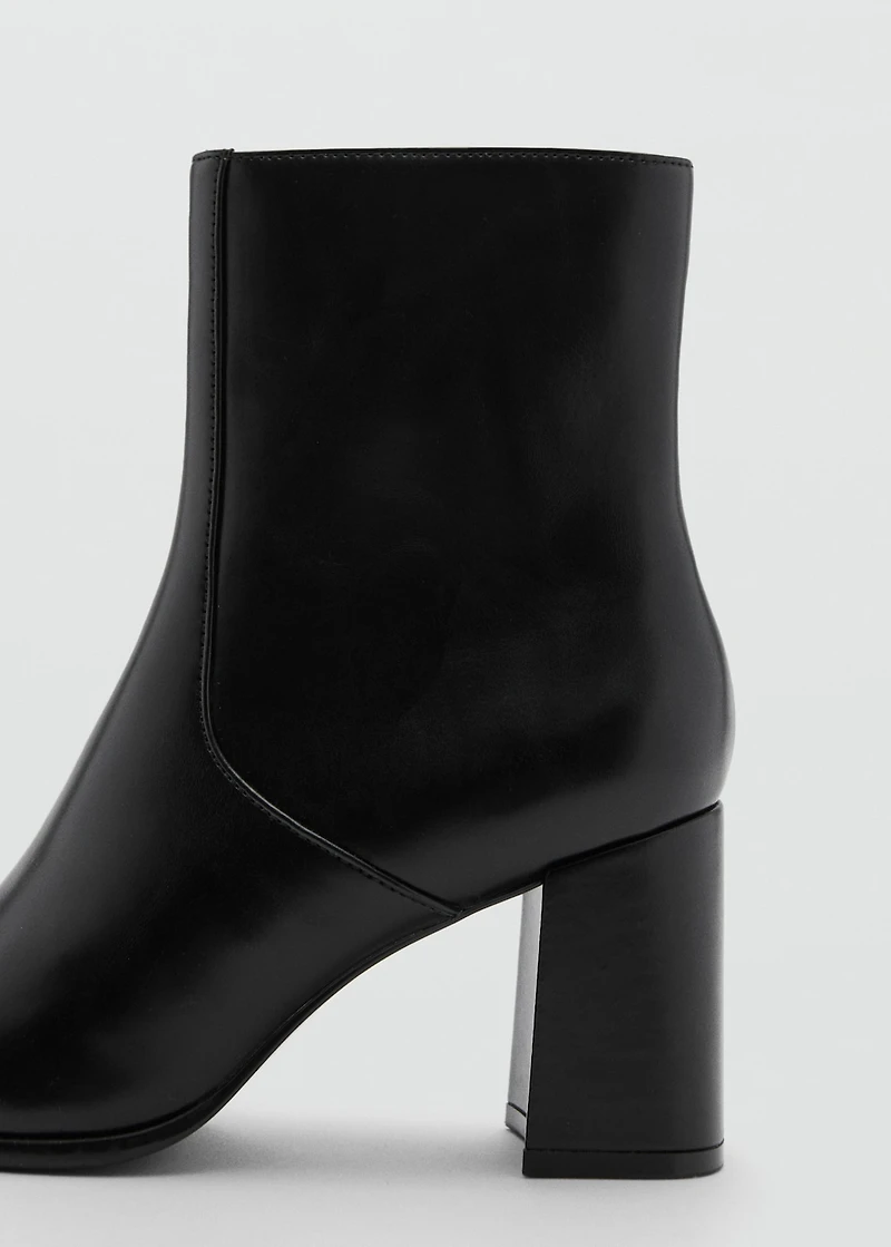 Ankle boots with block heel