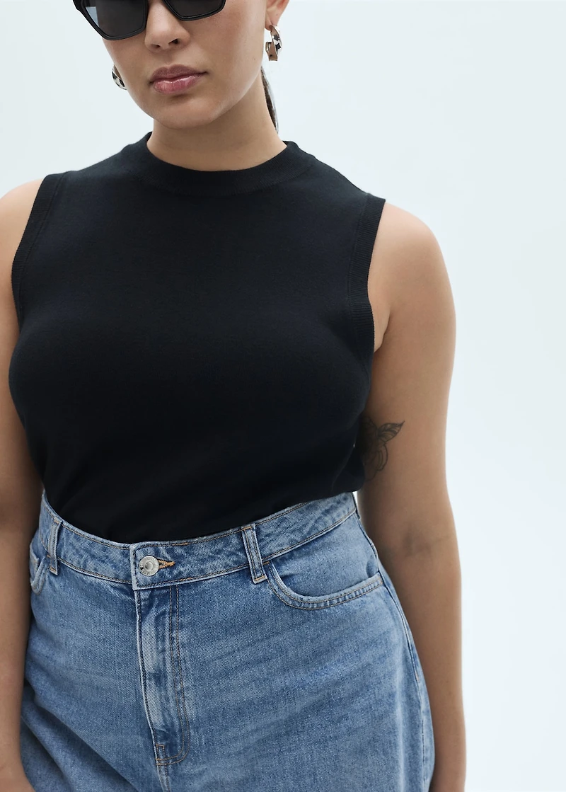 High-waisted mom-fit denim shorts