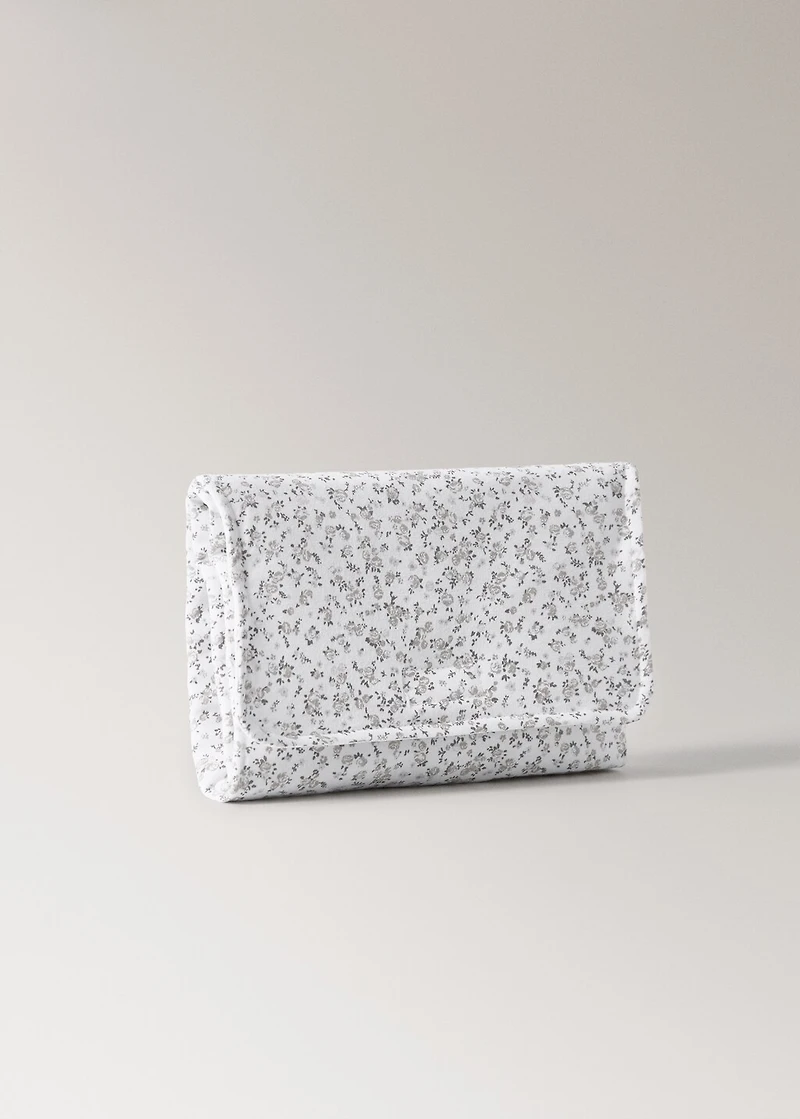 Children’s cotton portable changing table with mini-flower print